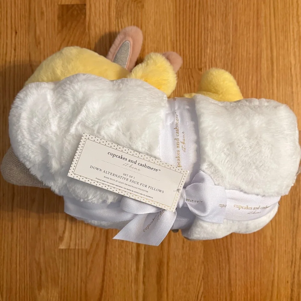 Cupcakes and Cashmere Set of 3 Easter Pillows - Picture 10 of 11
